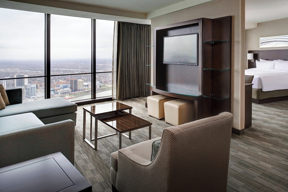 Executive Suite, 1 Bedroom, Non Smoking, City View - Photo 1