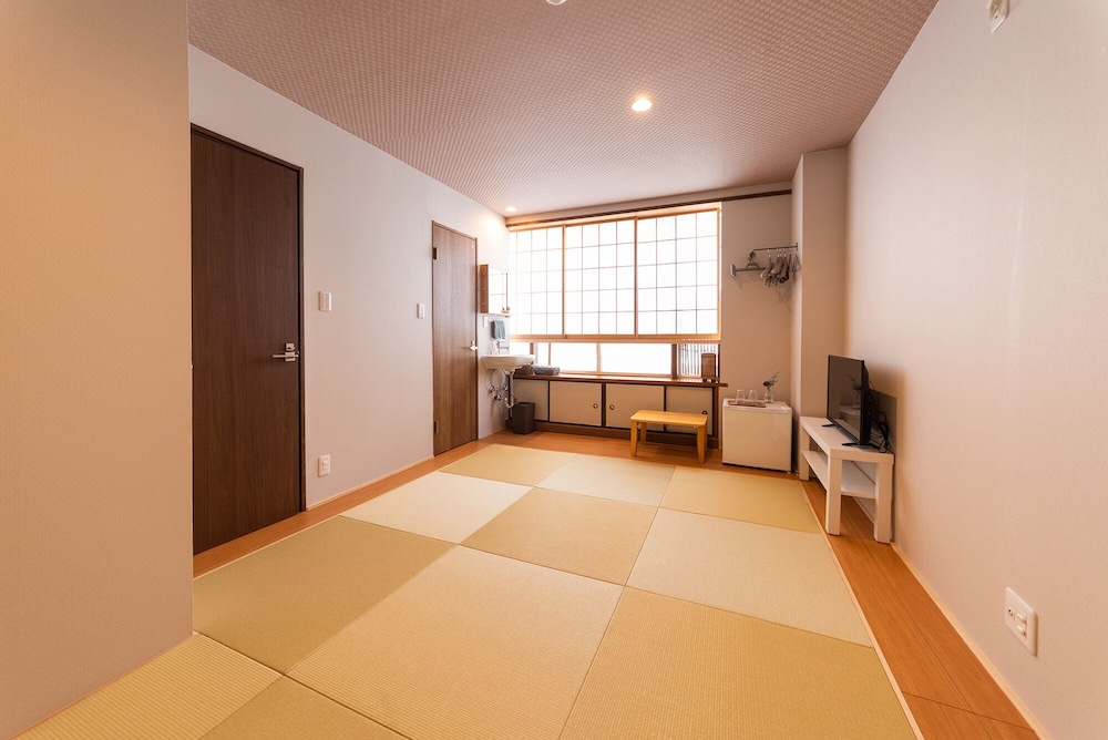 Japanese Style Room for 4 Guests with Toilet photo 1