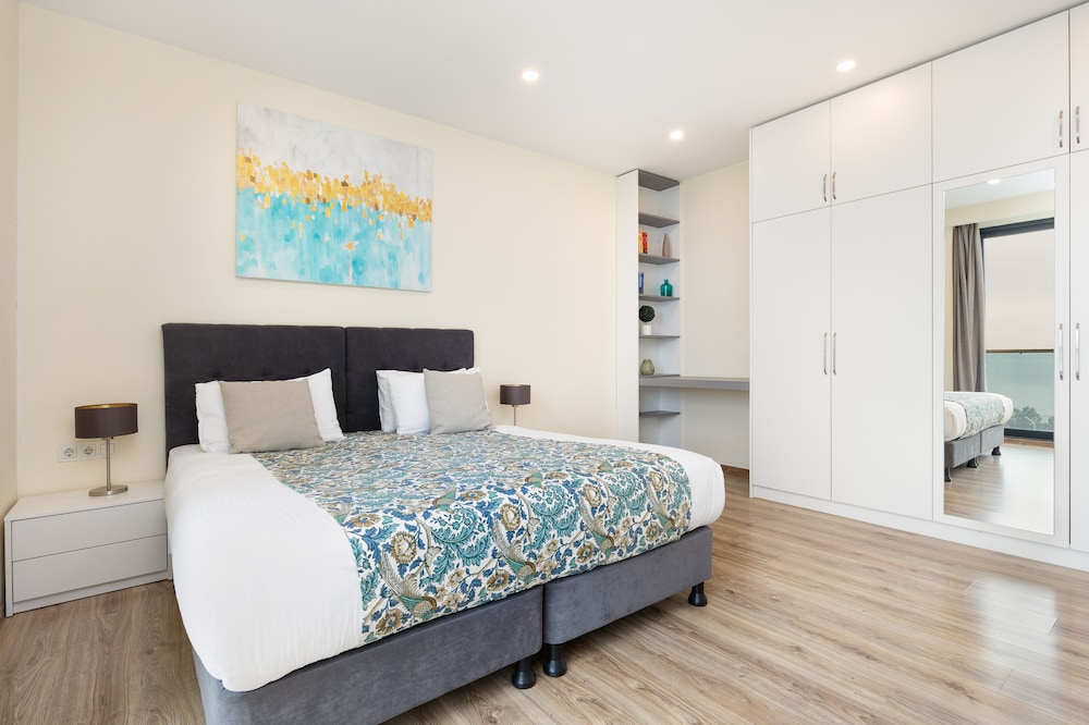 1 Bedroom Sea View & Balcony - Photo 9