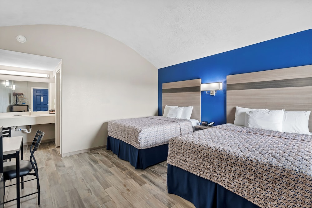 Standard Room, 2 Queen Beds, Ocean View photo 1