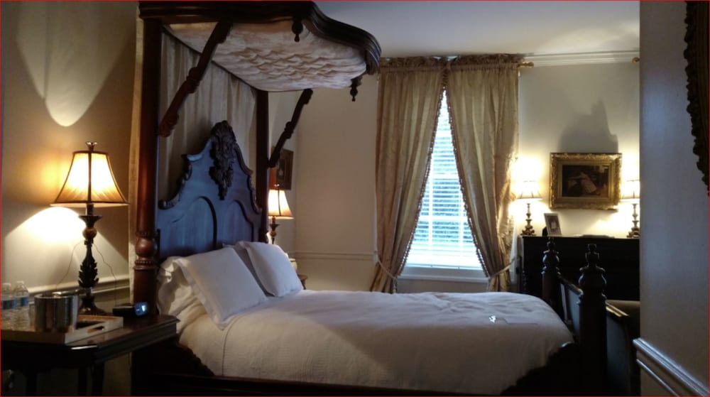 Room, Private Bathroom (The Ernestine Room), photo 6