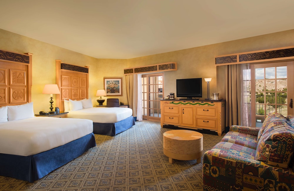 Junior Suite, 2 Queen Beds photo 2