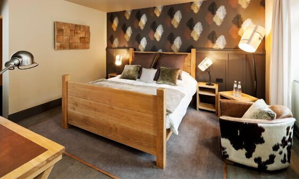Deluxe Room (with member access)