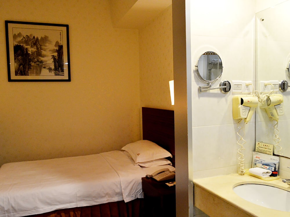 Standard Single Room, No Windows - Photo 2