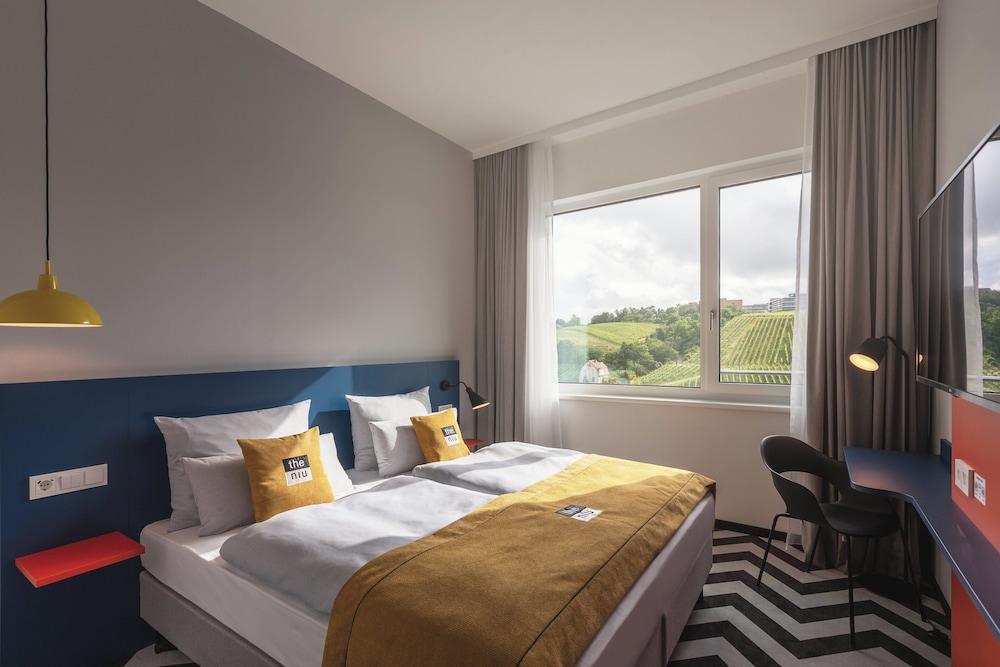 Standard Room, 1 Queen Bed - Photo 4