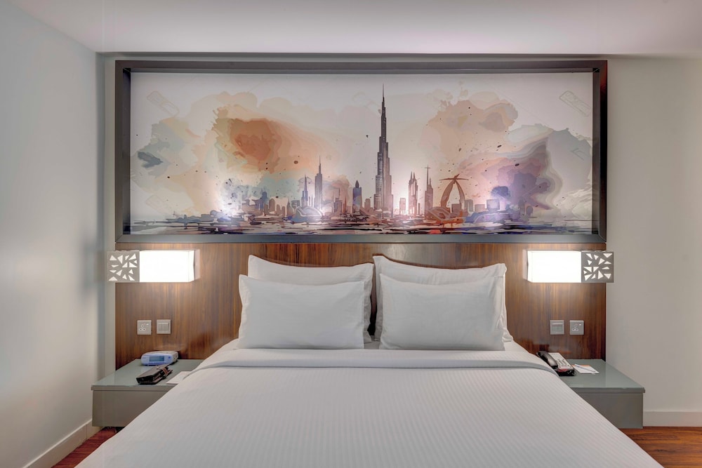 Junior Suite, 1 King Bed, Non Smoking photo 3