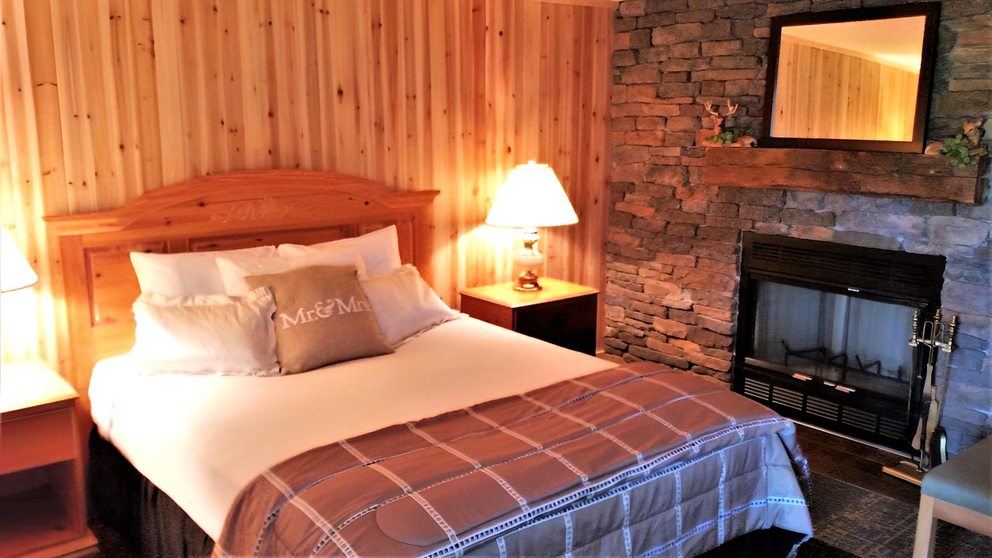 Premium Cabin, 1 Queen Bed, Non Smoking photo 1