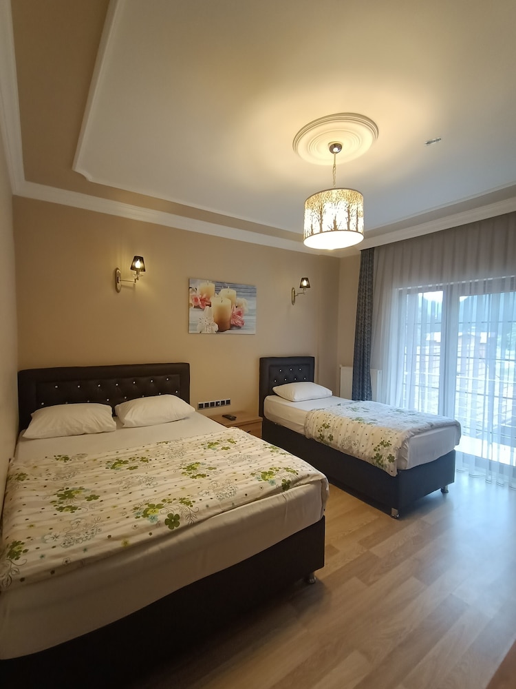 Standard Triple Room photo 2
