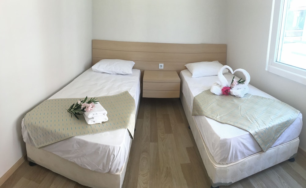 Duplex, 3 Bedrooms, Smoking photo 1