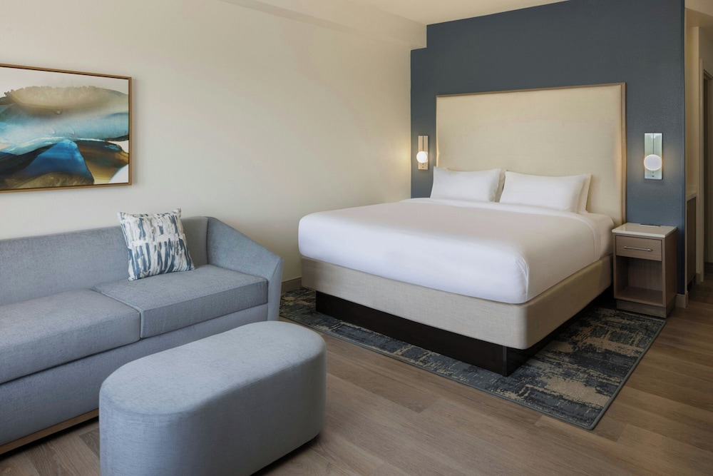 Room, 1 King Bed with Sofa bed, Balcony (Mobility Accessible, Roll-in Shower)