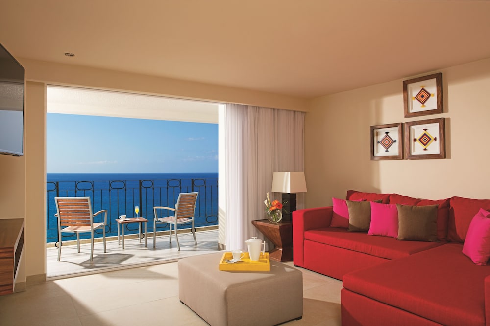 Deluxe Junior Suite Bay View Double - Photo 4