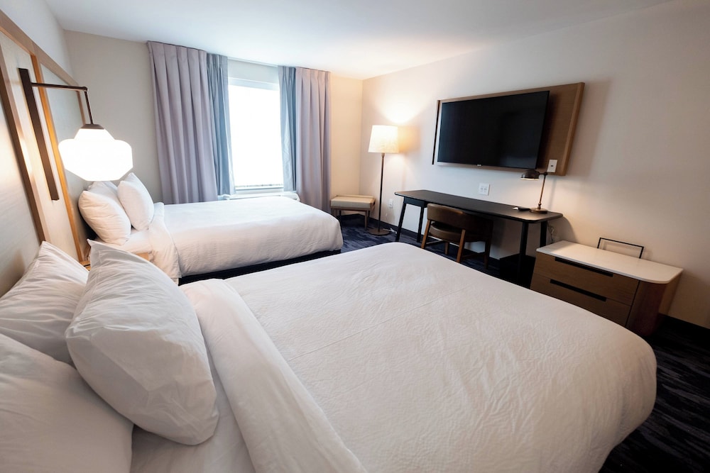 Room, 2 Queen Beds (Hearing Accessible) - Photo 2