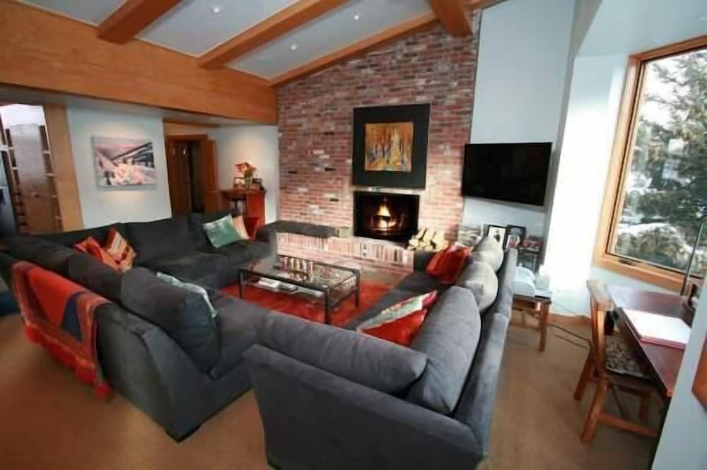 Condo, 3 Bedrooms