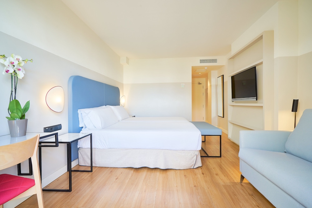 Double or Twin Room - Photo 2