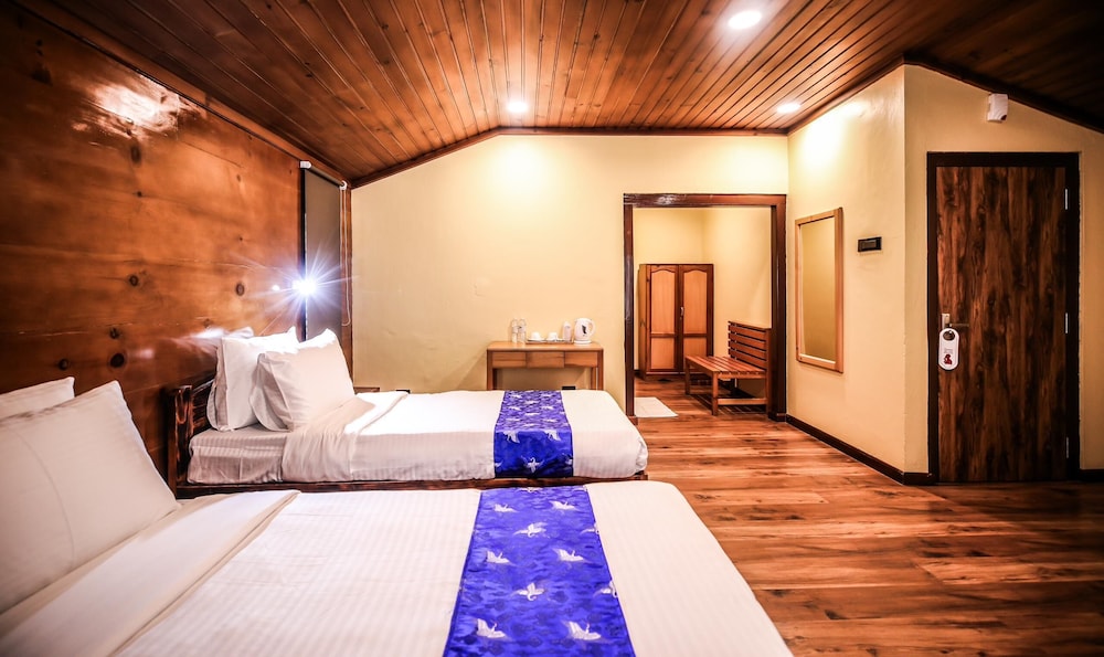 Deluxe Double or Twin Room, Balcony, Mountain View photo 2