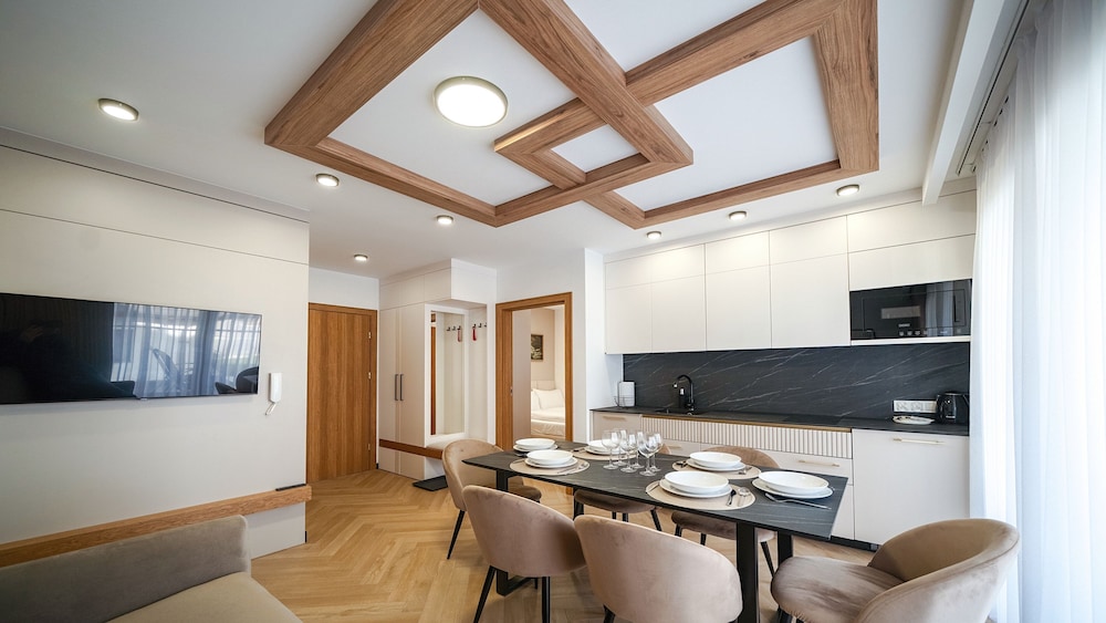 Apartment (P6) photo 3