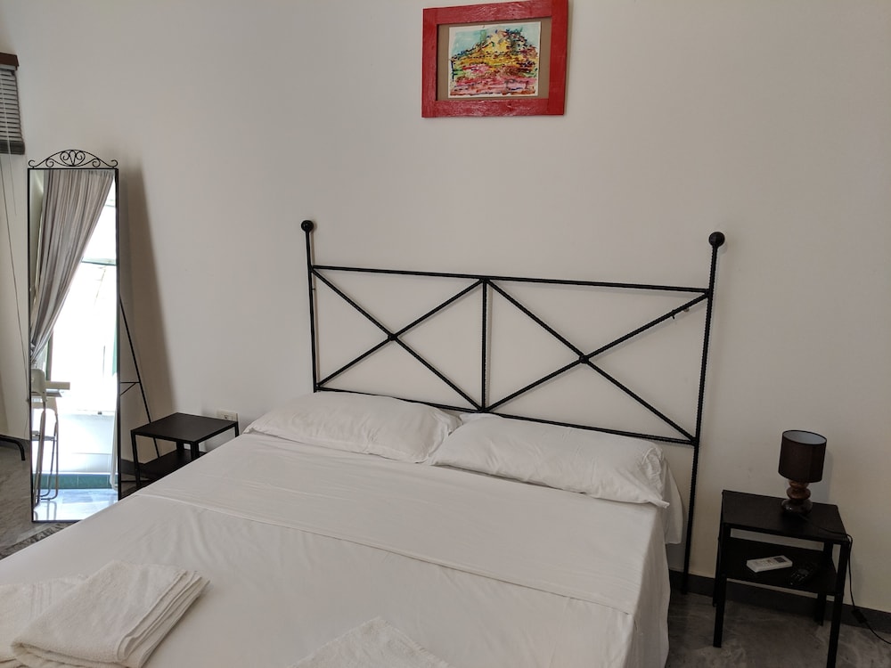 Classic Double Room, 1 Double Bed, Courtyard View (Duomo)