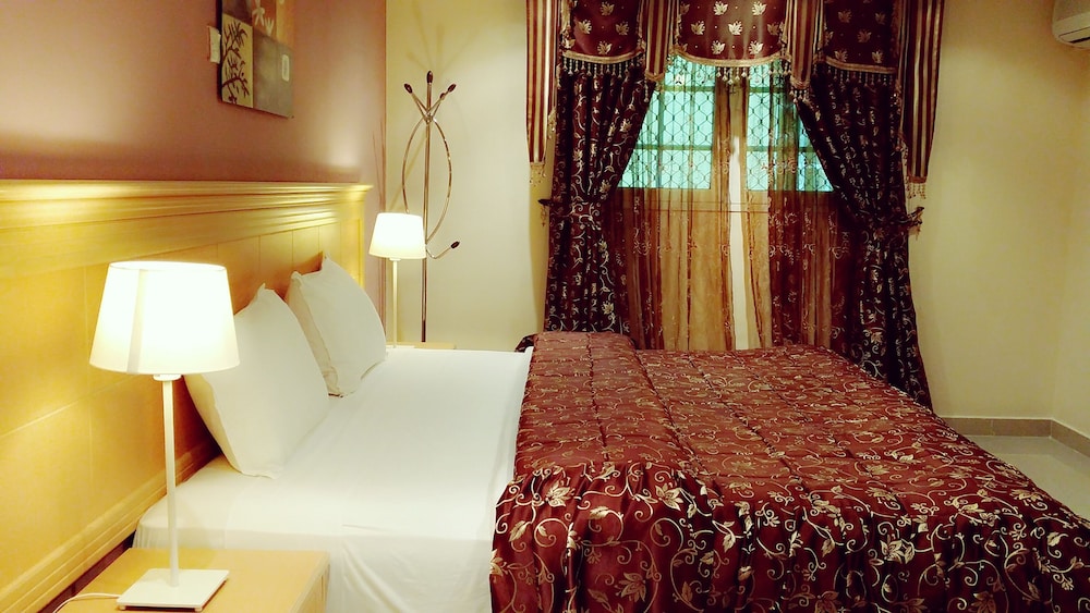 Suite - Photo 2