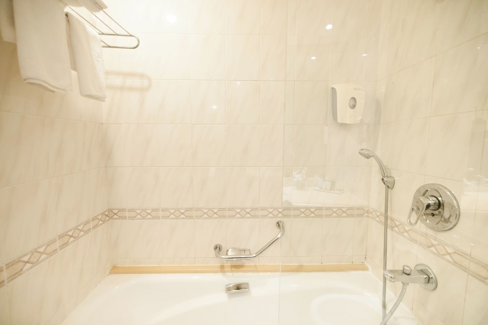 Deluxe Suite - Photo 6
