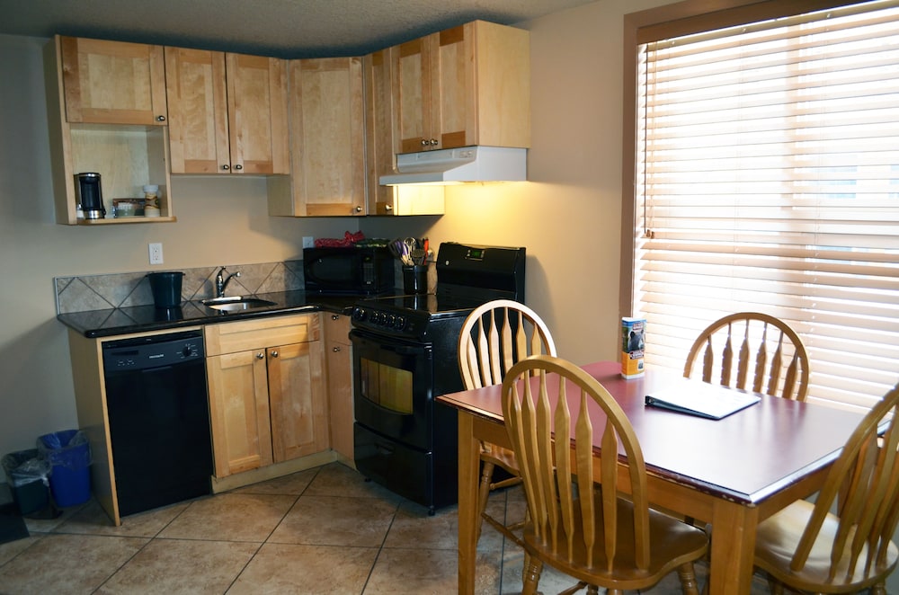 Standard Suite, Kitchen - Photo 14