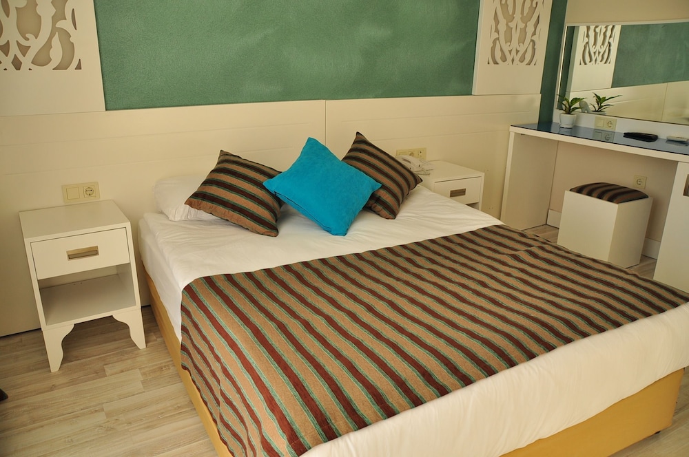 Standard Double Room (One Double Bed, With Balcony) photo 1