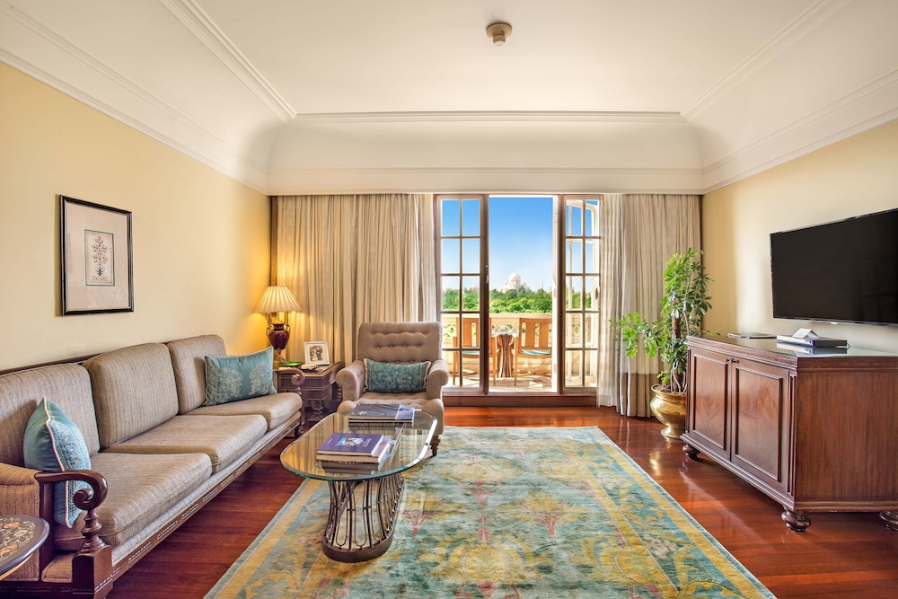 Deluxe Suite, Balcony
