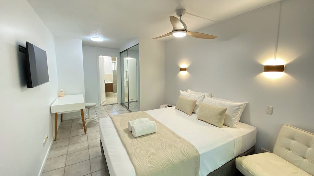 One Bedroom Suite photo 3