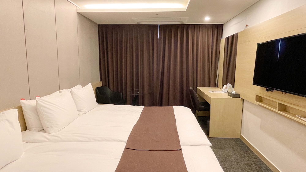 Family Double Room - Photo 2