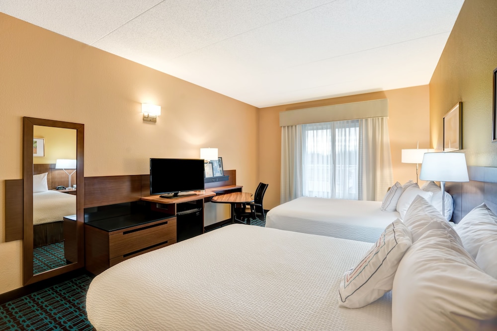 Room, 2 Queen Beds - Photo 1