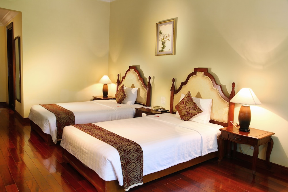 Premium Room, City View - Photo 3