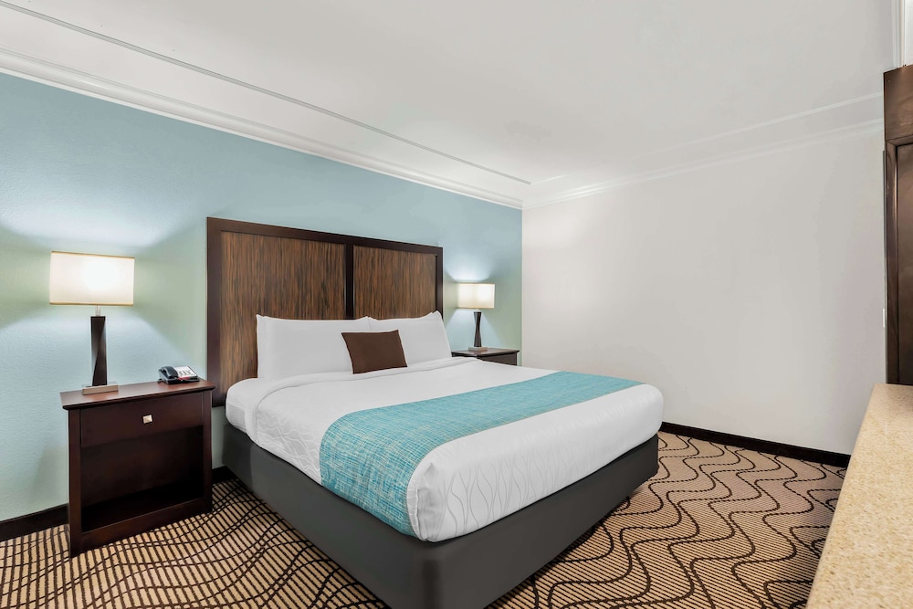 Suite, Multiple Beds, Non Smoking, Balcony (with Sofabed) photo 2
