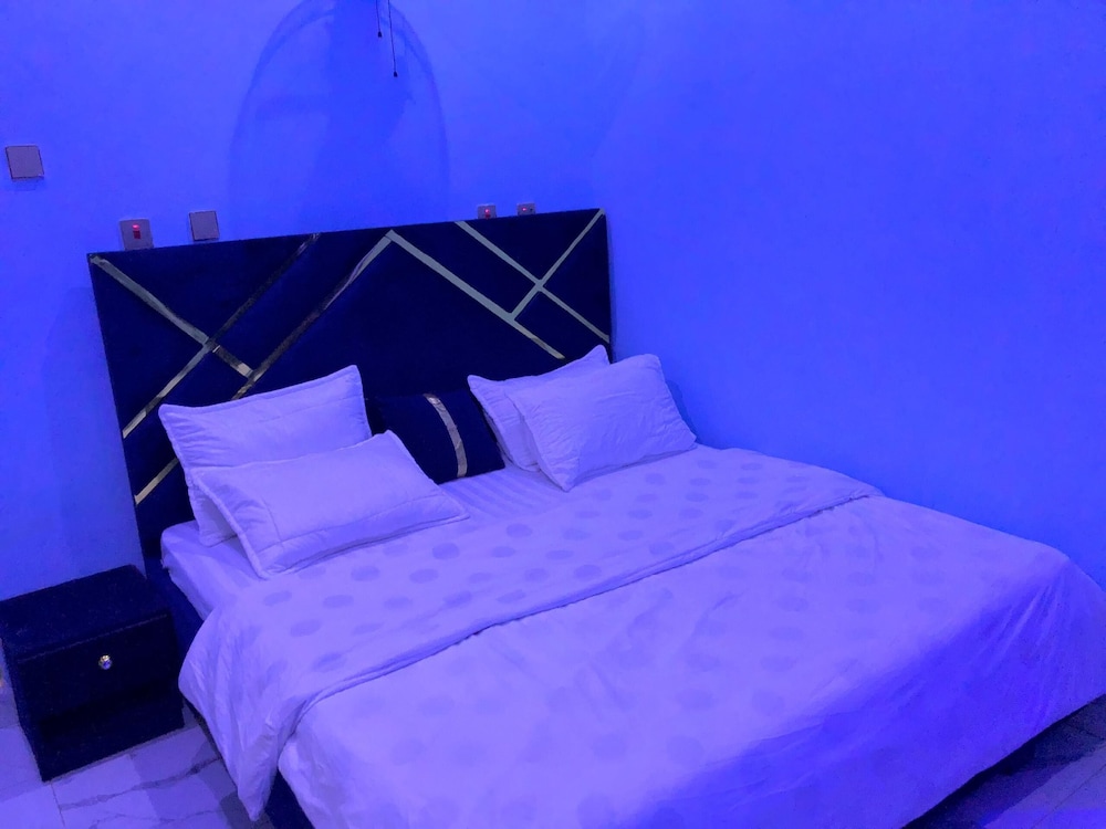 Apartment photo 2