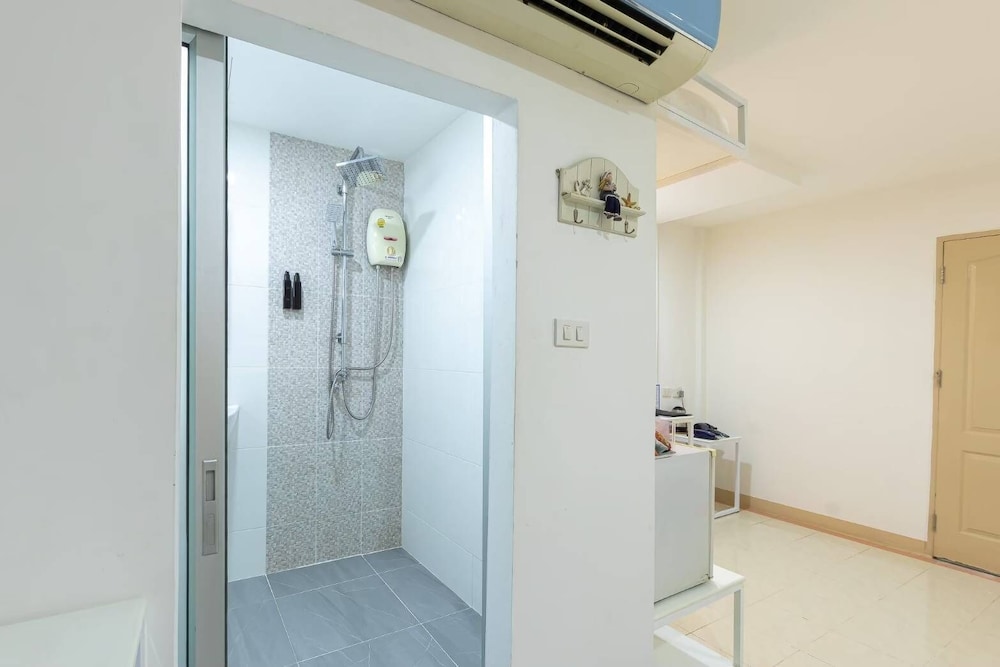 Superior Triple Room, Non Smoking, Ensuite photo 3