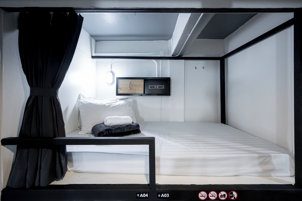 Shared Dormitory, Women only photo 1