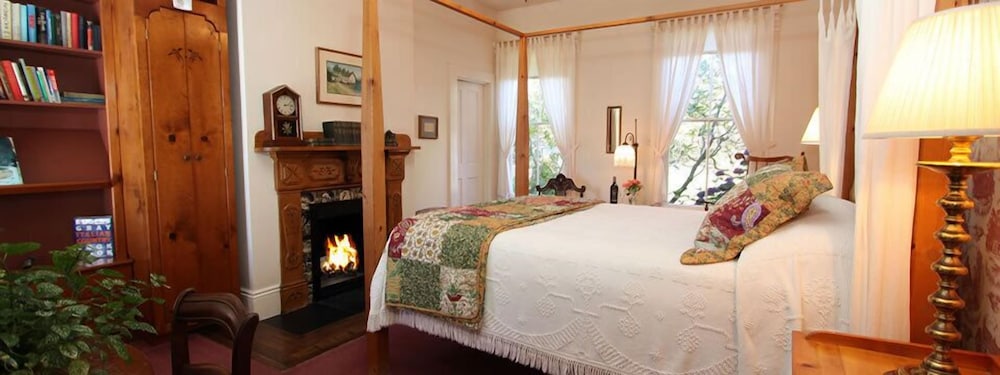 Romantic Double Room, Fireplace, Garden View photo 2