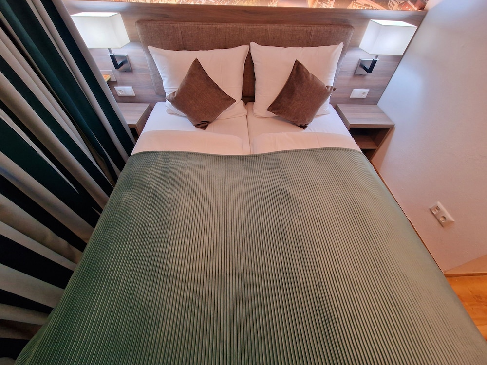 Design Double or Twin Room - Photo 28