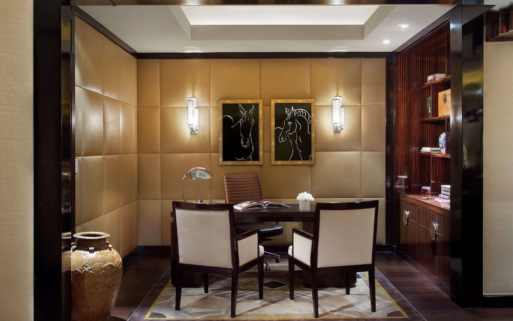 Two-Bedroom Presidential Suite