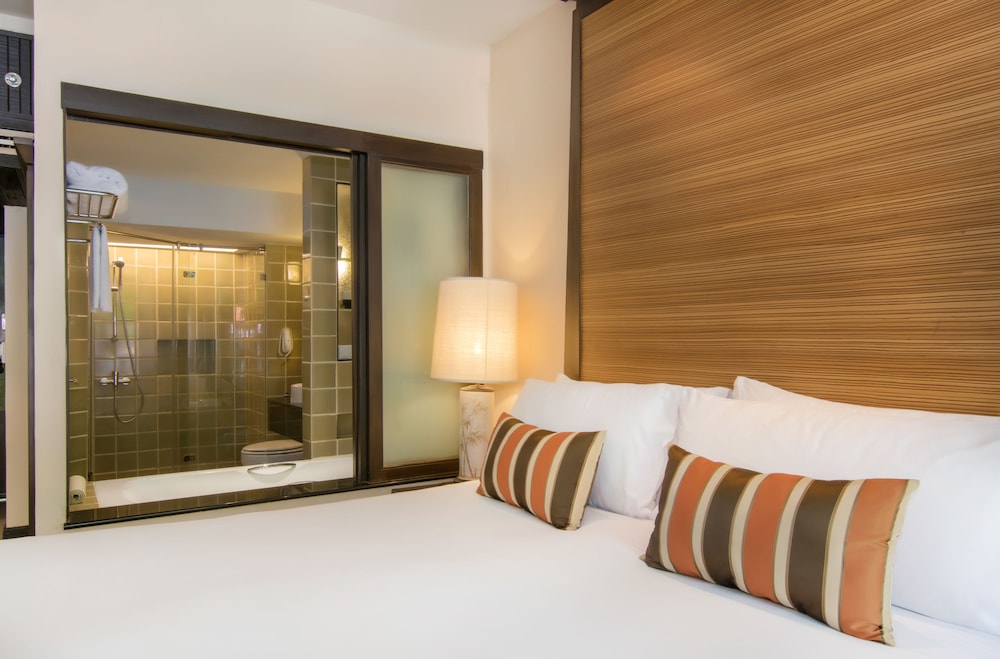 Tropical Deluxe Garden King Bed