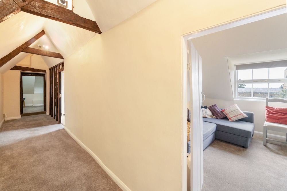 Superior Suite, Private Bathroom, Courtyard View (Attic Family Room) photo 3