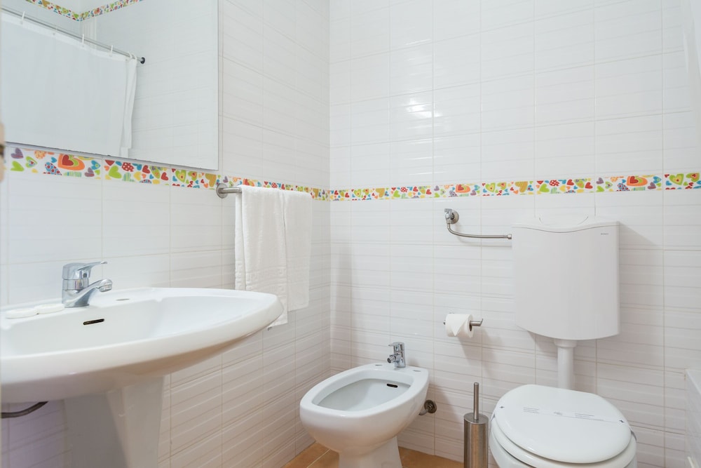Apartment, 1 Bedroom, Pool View - Photo 6