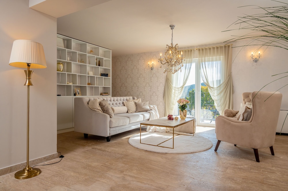 Exclusive Villa photo 1