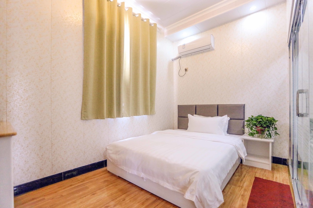 Premium Double Room Single Use, 1 Queen Bed, Non Smoking