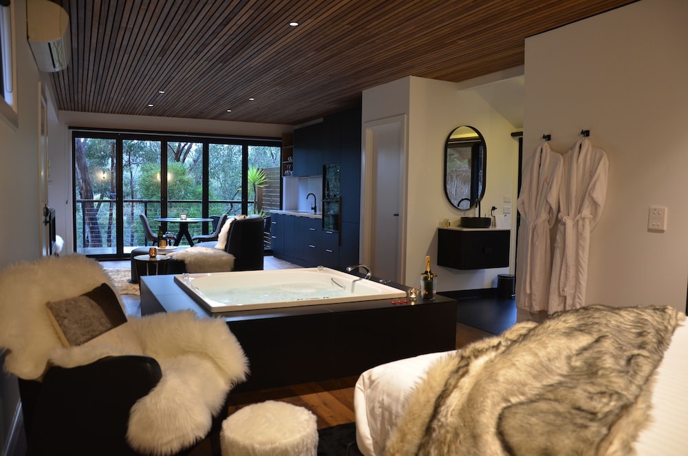 Romantic Villa, 1 Bedroom, Hot Tub (6 Villa 2 Nts Min) photo 1