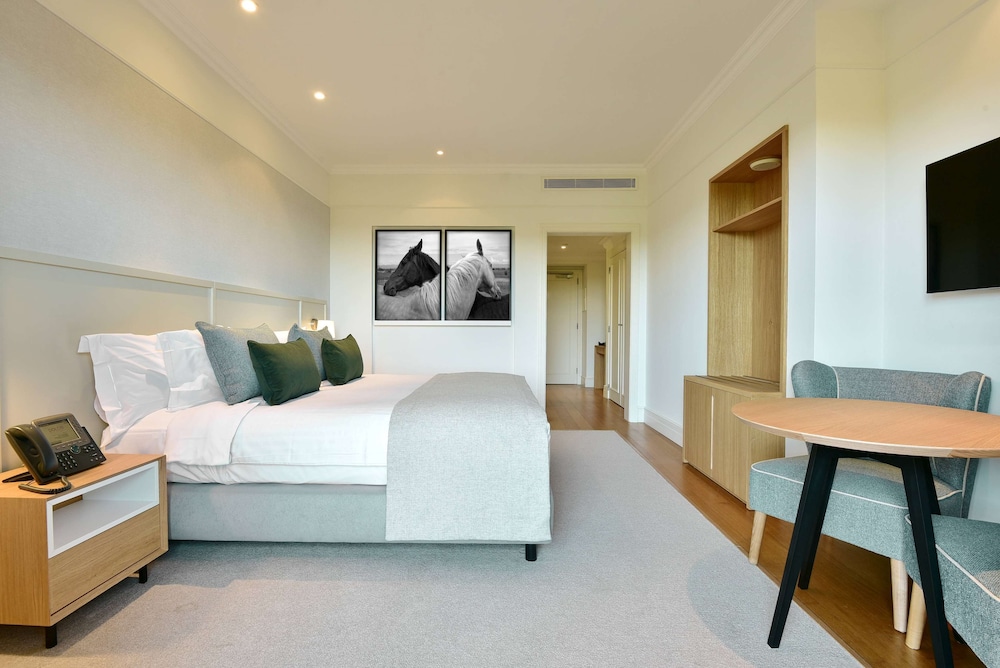 Premium Room, 1 King Bed, Golf View - Photo 13
