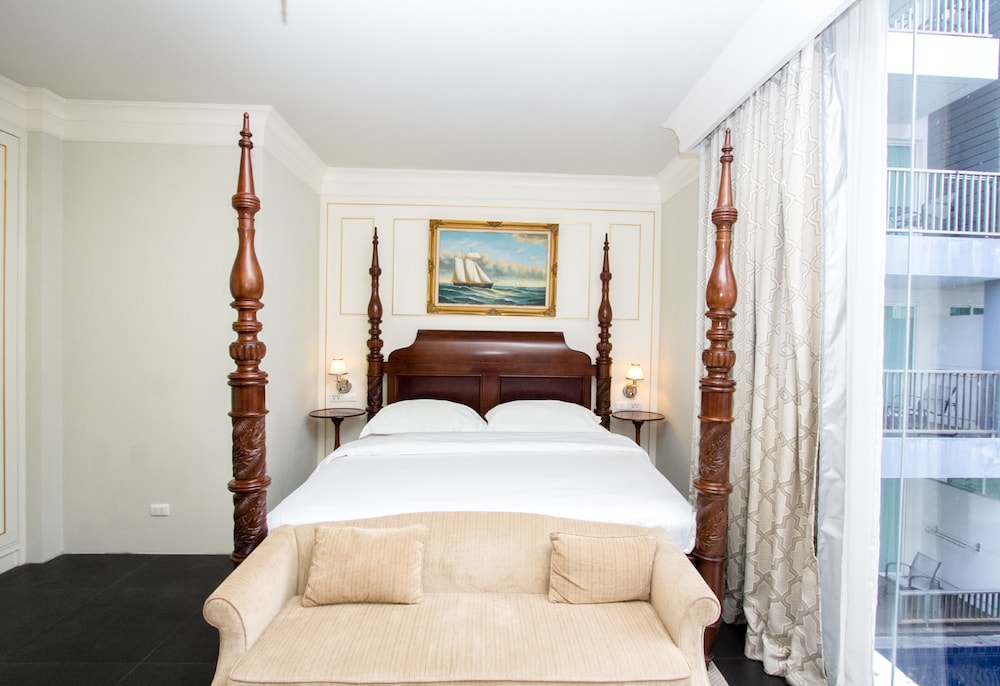 Family Two Bed Room - Photo 7