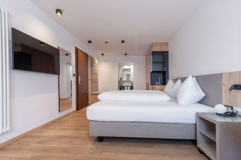 Deluxe Double Room photo 2