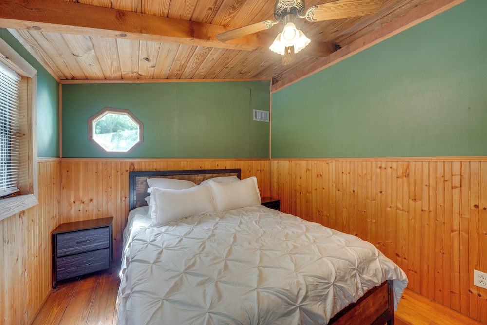 House (2 Bedrooms) photo 2