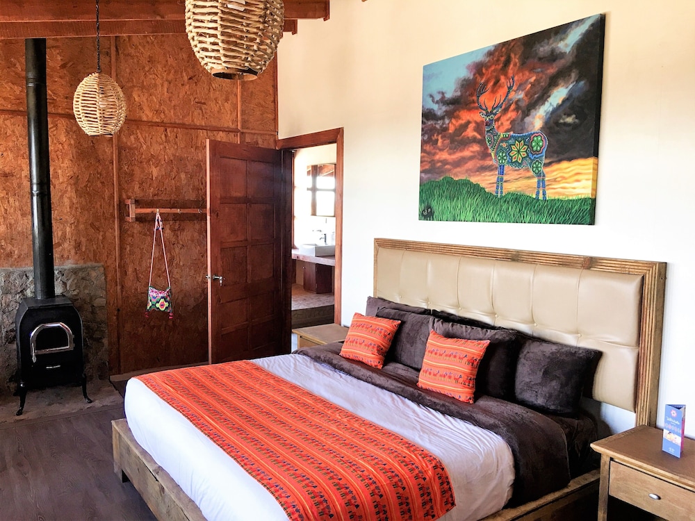 Standard Room, 1 King Bed, Non Smoking photo 1