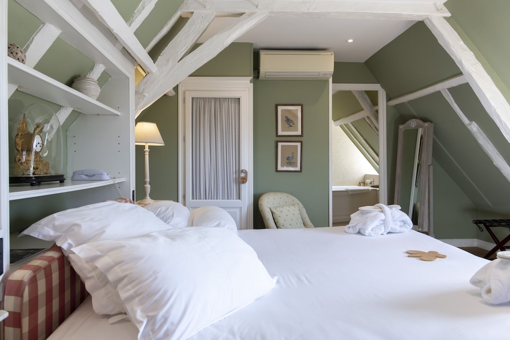 Superior Double or Twin Room photo 2
