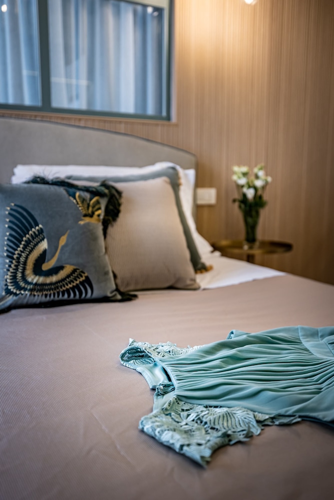 Executive Suite (Jacuzzi) - Photo 5